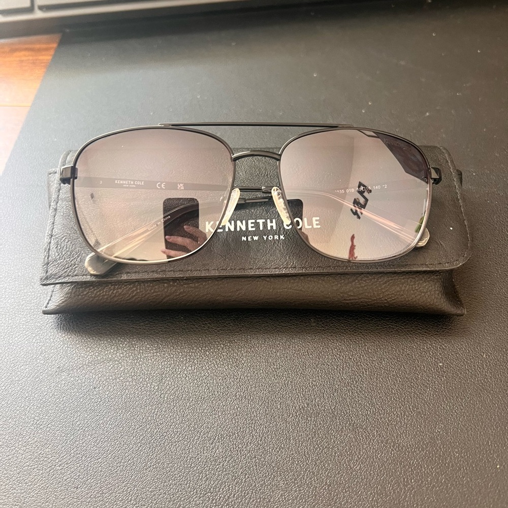 Kenneth Cole Unisex Aviator Sunglasses